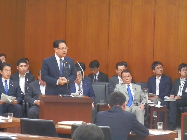 決算の委員会で麻生財務大臣と答弁でこの一緒させて頂きました