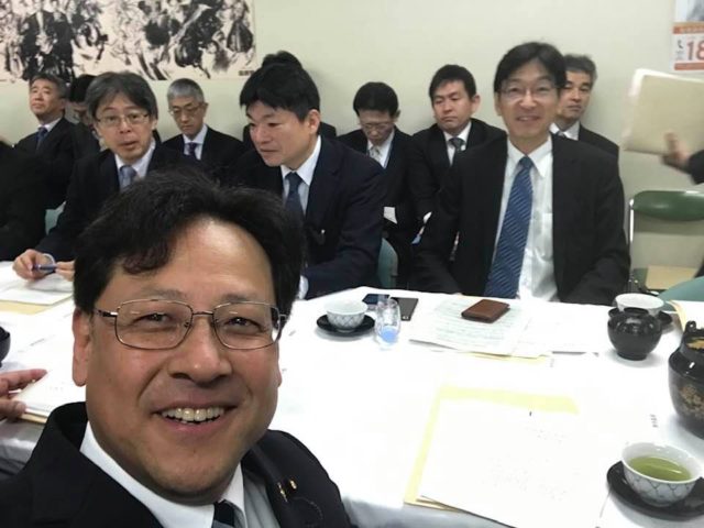 港湾議員連盟で朝がスタートです。