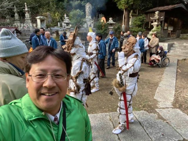 須磨区の妙法寺にて今年最初の鬼追い式でした。