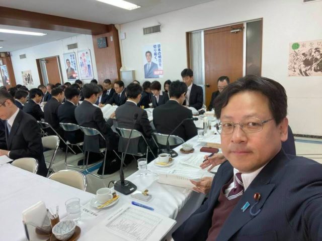 内閣第一部会・第二部会の合同会議を開始しました。