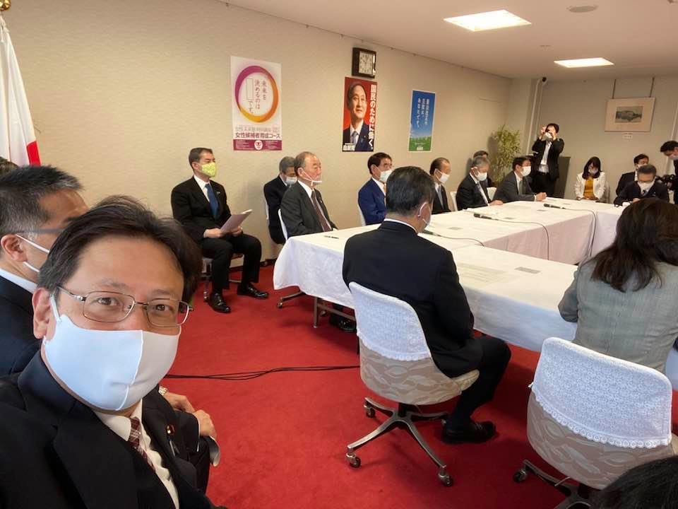 自民党役員連絡会が始まるところです。