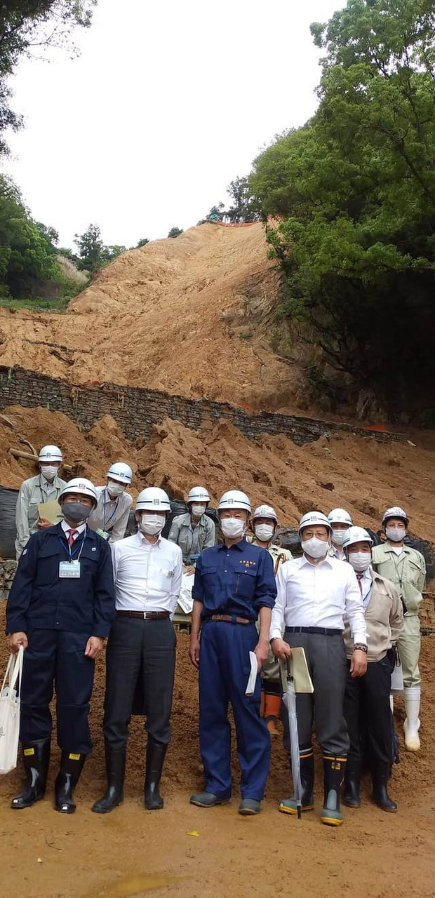 須磨のニノ谷川山腹地域の崖崩れの復旧作業‼️