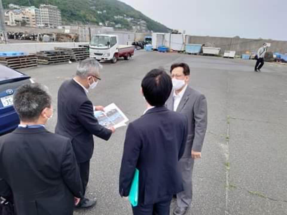 垂水区の塩屋の浜の防潮堤の次期計画を視察を致しました。