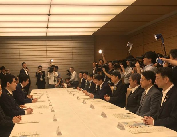 総理官邸での防災会議に出席しました。