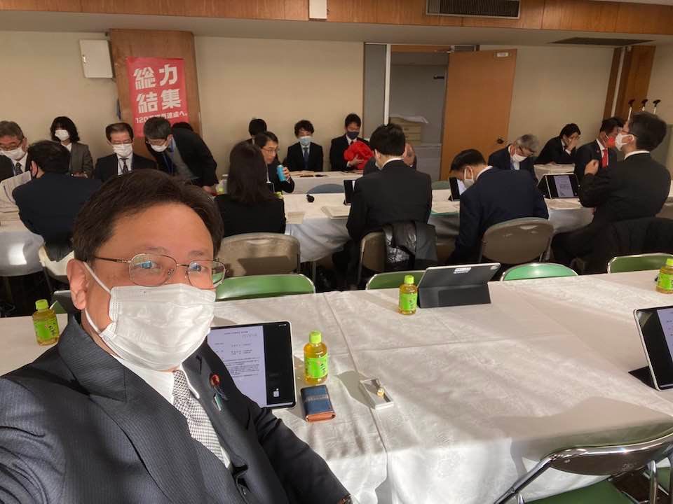 『外交部会・外交調査会』に出席しています。