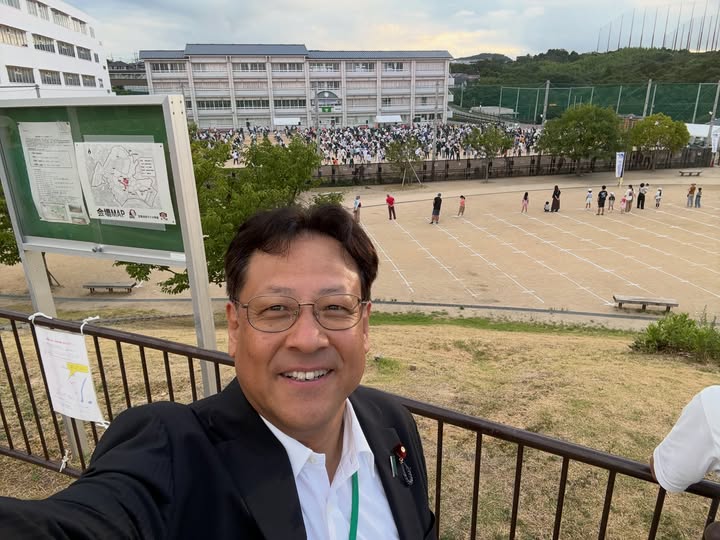 舞多聞小学校にNHKラジオ体操の中継が来てくれました。