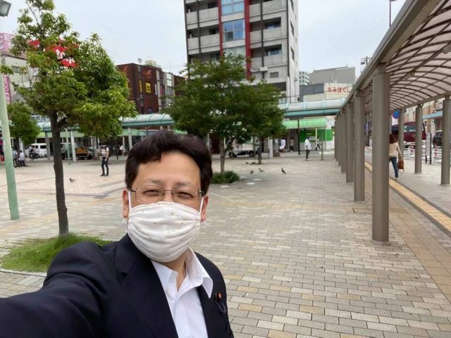 地元の商店街の人の出を見て回りました。