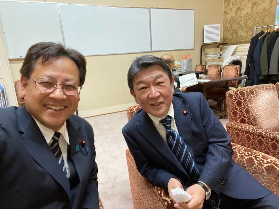 茂木敏充幹事長と控室で🤗🌸